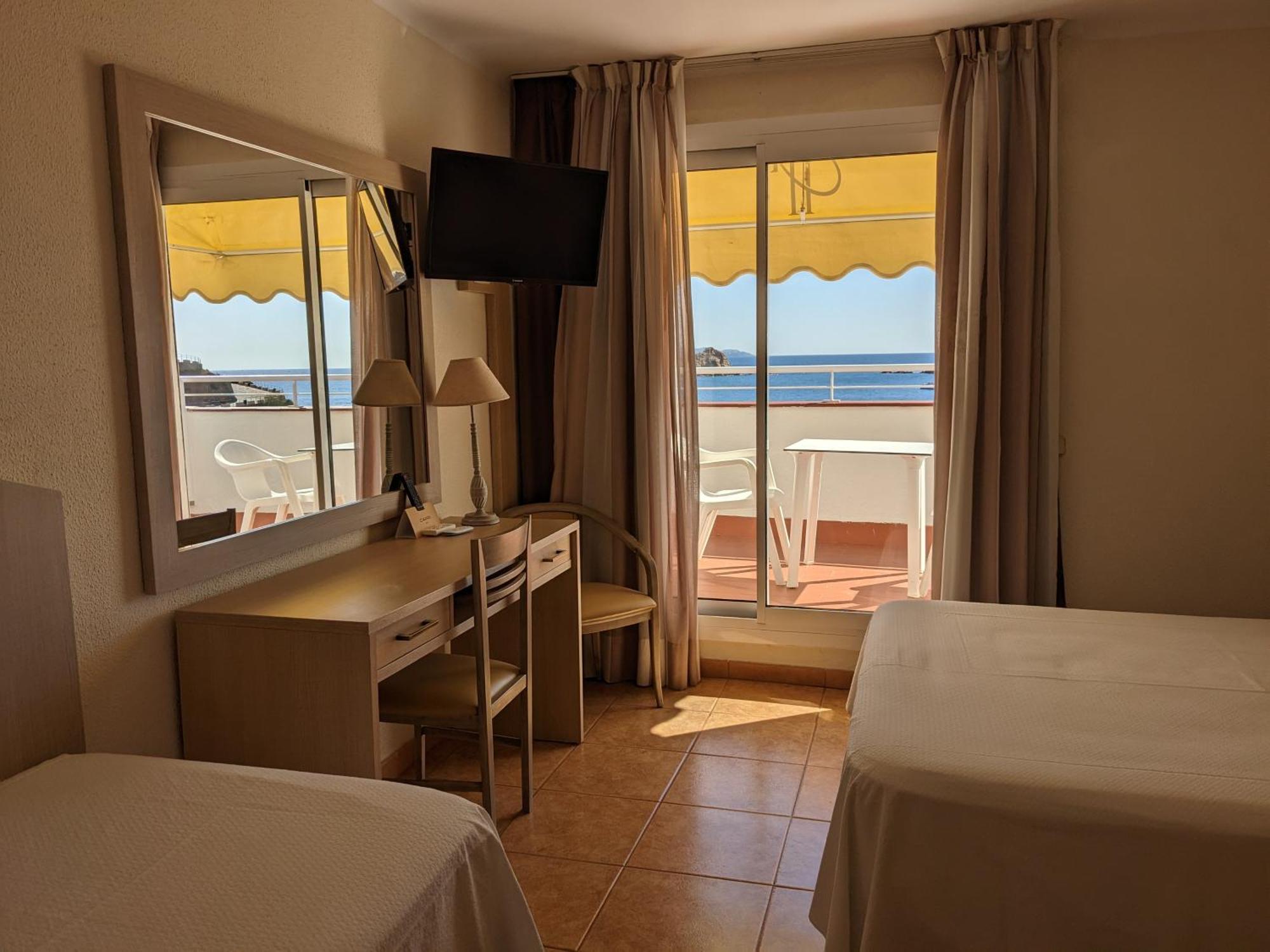 Hotel Capri Tossa de Mar Luaran gambar